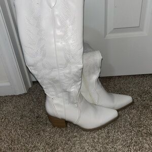 White Western-Style Women's Boots